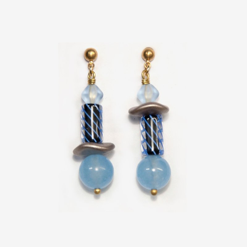 Light Blue Asymmetric Wave Earrings, Post Earrings, Clip On Earrings - ต่างหู - โลหะ สีน้ำเงิน