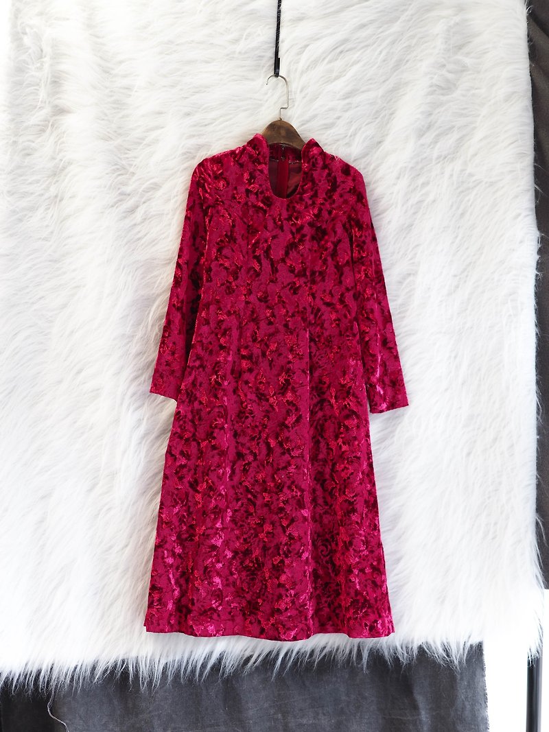 Hyogo 黯 红 red embossed U-neck stereo version of antique flash suede A-line skirt with a dress - One Piece Dresses - Polyester Red