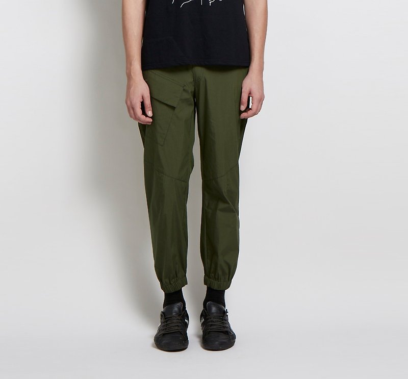 Follow me - half-legged casual pants - Army Green - กางเกงขายาว - ผ้าฝ้าย/ผ้าลินิน สีเขียว
