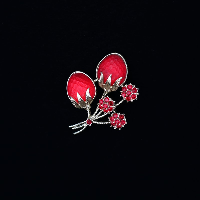 Pumpkin Vintage. Vintage Sarah cov glass berry brooch - เข็มกลัด - วัสดุอื่นๆ สีแดง