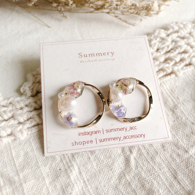 River bank irregular small stone earrings - ต่างหู - เรซิน สีทอง