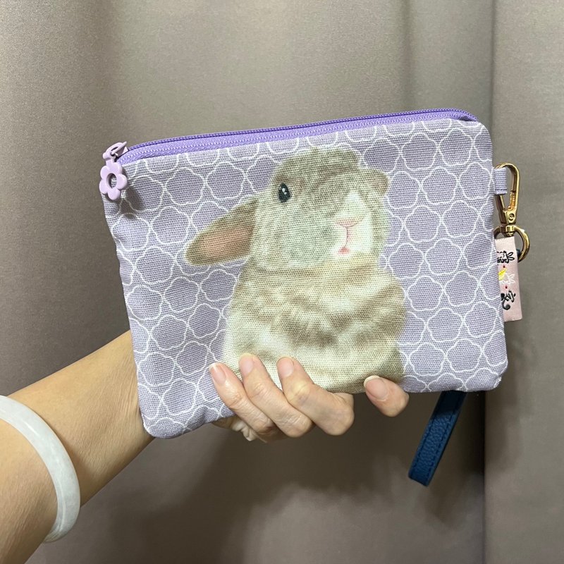 Hand-made clutch bag with pet rabbit illustration-handsome boy version 241229 - กระเป๋าใส่เหรียญ - เส้นใยสังเคราะห์ สีม่วง