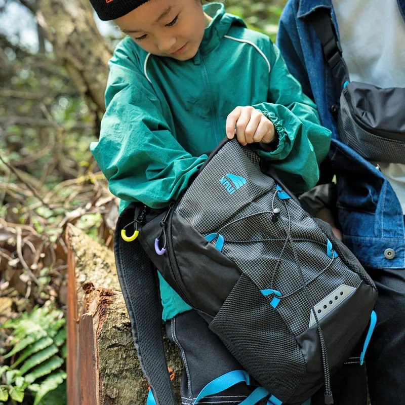 環保調色盤 輕量健走機能背包  Eco Primary Trekker 黑藍  12L - 後背包/背包/書包 - 環保材質 黑色