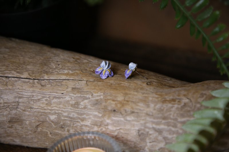 Iris flower lacquer series Stainless Steel earrings painted pottery TzuTing - Earrings & Clip-ons - Pottery Blue