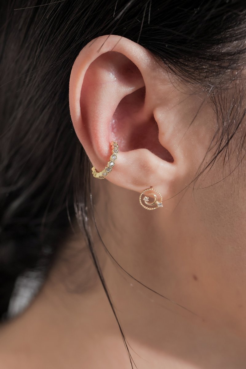 Gorgeous sparkle. sterling silver ear clip - ต่างหู - เงินแท้ สีทอง
