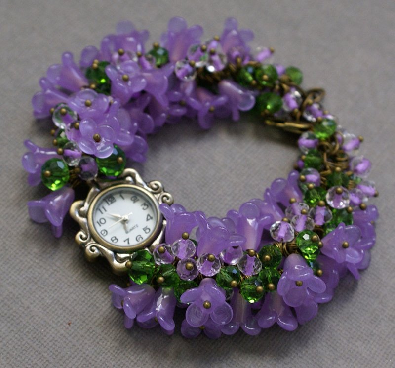 Lilac lampwork bracelet watch, floral glass watch, flower buds jewelry watch - นาฬิกาผู้หญิง - แก้ว สีม่วง