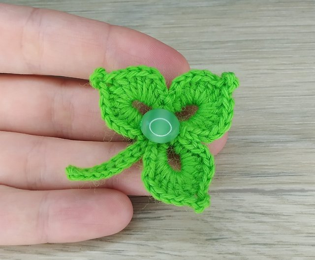 How to Crochet a Four Leaf Clover 