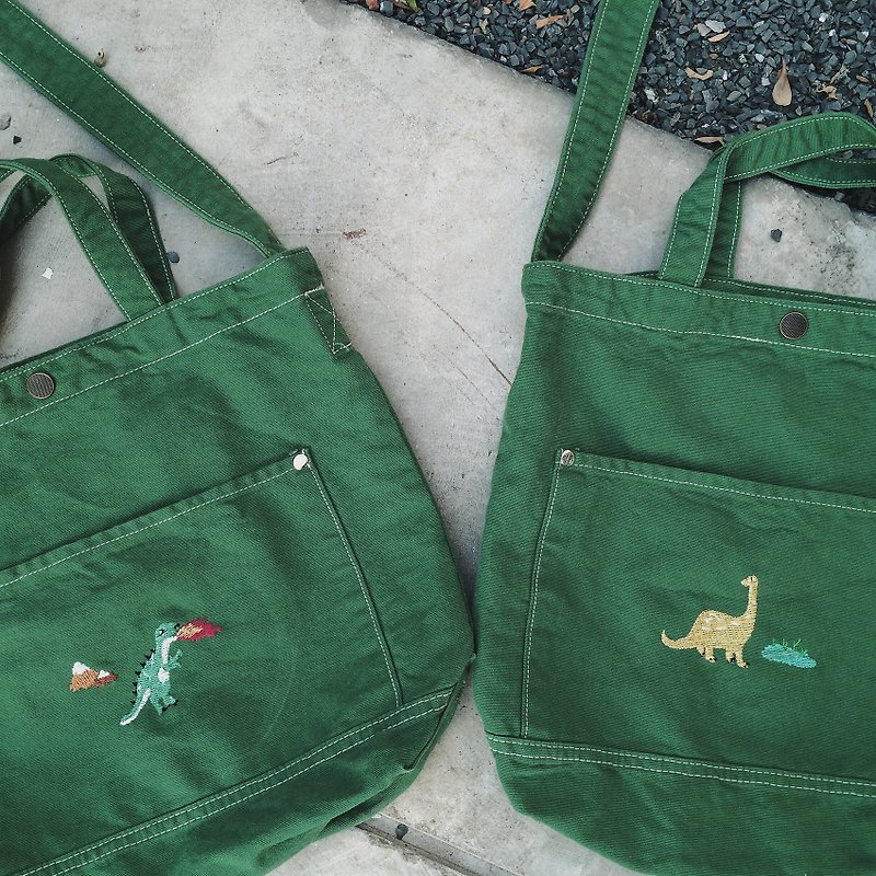T rex  / Bronto -Dinosaur Embroidery - Canvas Crossbody Bag : Dark Green【雙 11 限定 - Handbags & Totes - Cotton & Hemp Green
