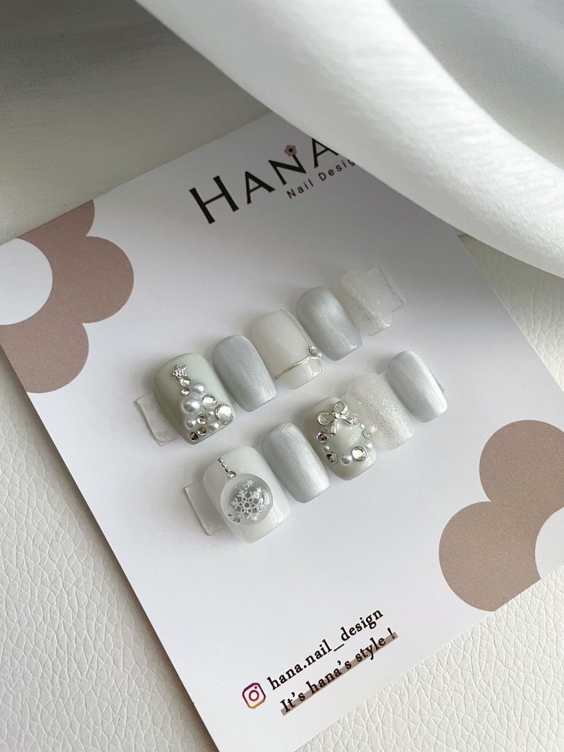 Hana手作-穿手工穿戴甲/聖誕美甲/銀白色系/水晶球 - 指甲油/指甲貼 - 其他材質 銀色
