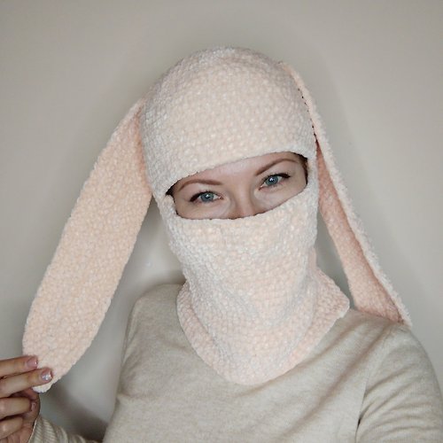 Alternative Crochet Boutique 中性兔子巴拉克拉法帽鉤針編織。 蓬鬆的兔耳巴拉克拉法帽