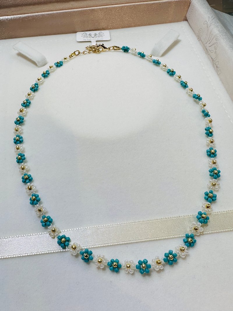 38+6cm light blue/white-flower necklace JW1H/56PC-003 - สร้อยคอ - แก้ว หลากหลายสี