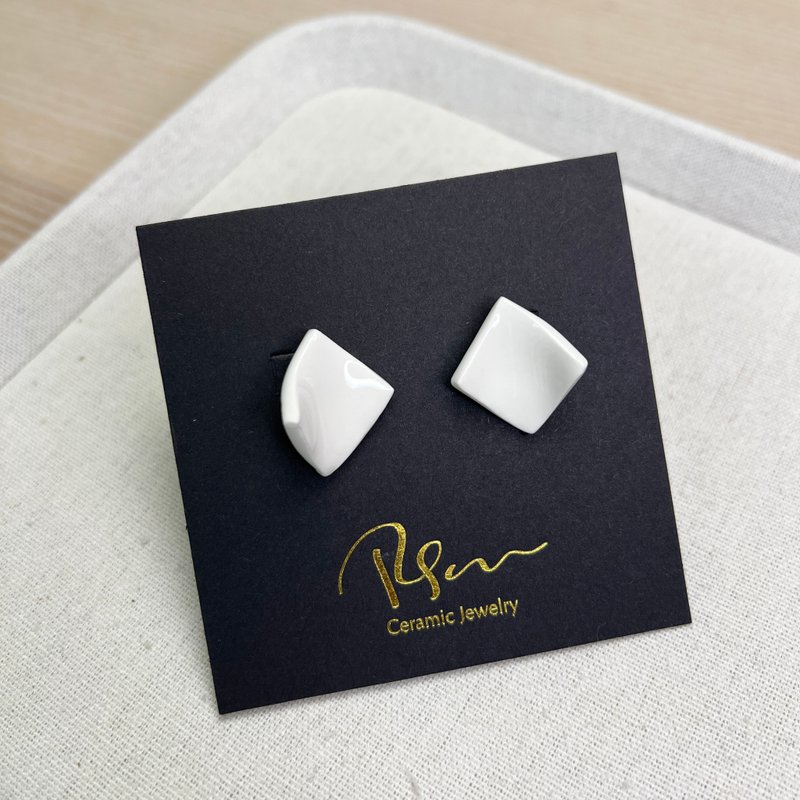 Minimalism 白瓷耳環 White Curve Prism 聖誕 派對 禮物 包裝 - 耳環/耳夾 - 瓷 白色