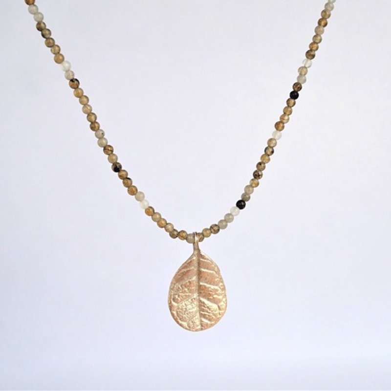 Feijoa leaf necklace (middle) [P075K10(NS)] - 項鍊 - 其他金屬 