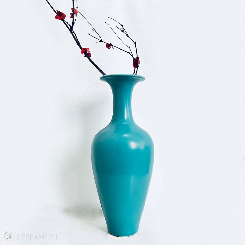 Azure glaze willow leaf vase - Pottery & Ceramics - Porcelain Blue