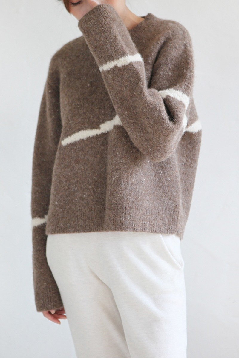KOOW     山丘 限定 来自秘鲁的阿帕卡羊驼毛 温暖厚实 线条装饰毛衣 - สเวตเตอร์ผู้หญิง - ขนแกะ 