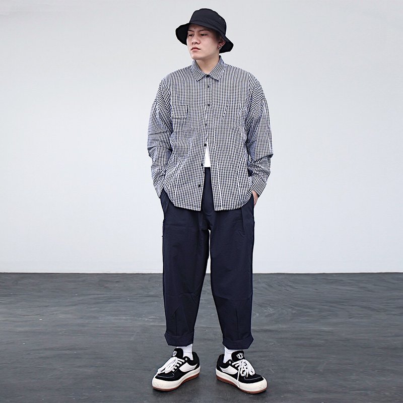 JANWONG VIII 日系秋季基本款CITYBOY寬鬆款格子長袖襯衫情侶款 - 男襯衫/休閒襯衫 - 棉．麻 