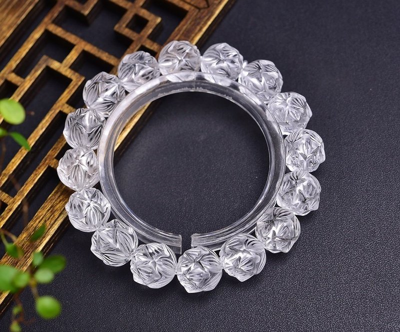 New arrival natural value white crystal lotus bead bracelet size about 13m - สร้อยข้อมือ - คริสตัล 