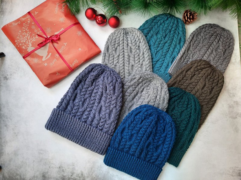 Christmas gift ideas for women , handmade gift for her , winter knit beanie hat - 帽子 - 羊毛 多色