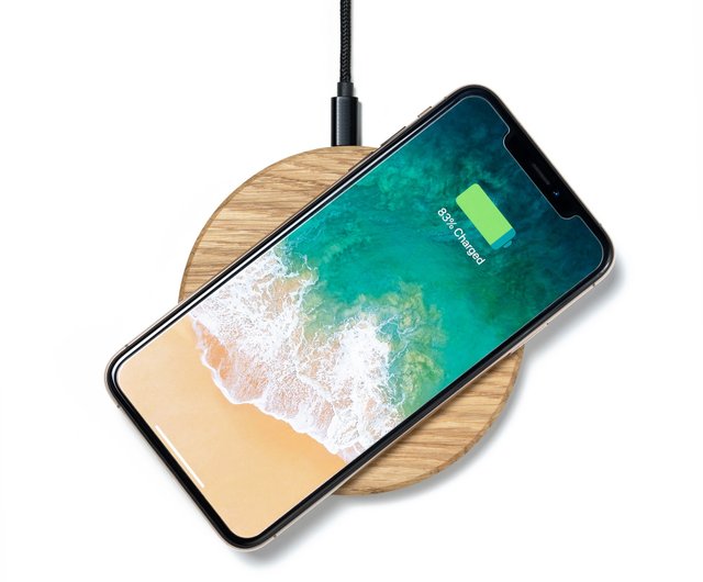 オークワイヤレス充電パッド 彼女のための彼への木製iphone充電器ギフト ショップ Oakywood ワイヤレス充電器 Pinkoi