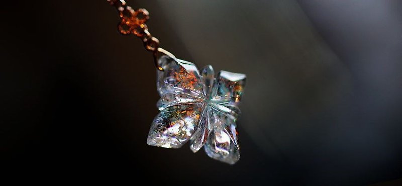 Beautiful light flower - Necklaces - Glass Transparent
