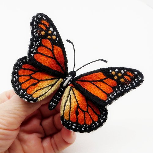 FlyFlyCreations PDF Monarch butterfly Embroidery pattern Stumpwork technique tutorial