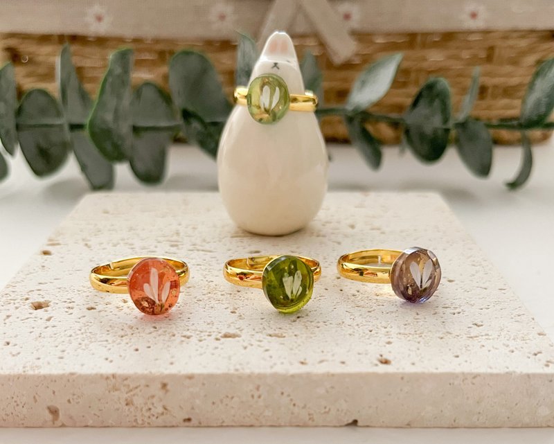 Imitation natural stone real flower ring ring finger wheel 14k gold-plated ring imitation crystal glue dry flower リング - General Rings - Plants & Flowers 