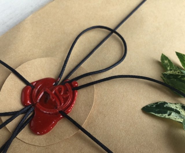 カスタマイズされた名前の手刺繍の豆ペースト赤ん坊のなだめるようなよだれかけ ショップ Turbid River スタイ Pinkoi