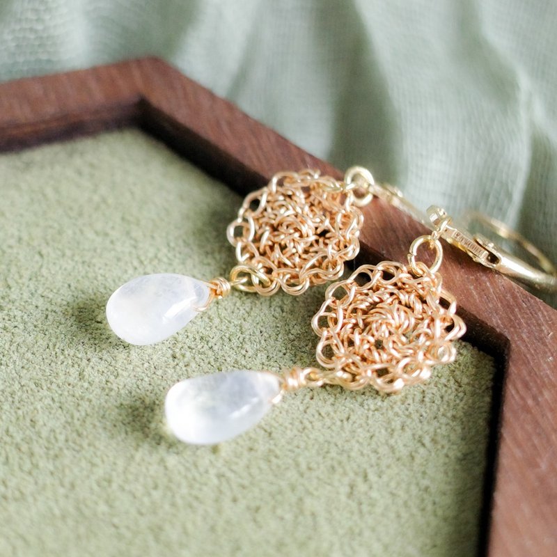 Gold Wire Lace x Moonstone Clip-On - Earrings & Clip-ons - Other Metals Gold