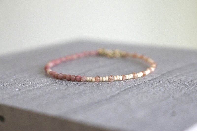 Bracelet Rose Stone Strawberry Quartz Natural Stone - Seen the World - - สร้อยข้อมือ - เครื่องประดับพลอย สึชมพู