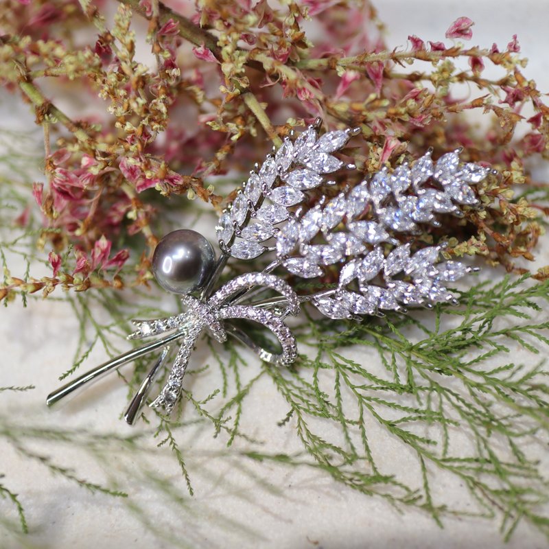 [Newly arrived in Japan - Straight out] [Shi Yao Cao] Seawater Pearl Brooch | Return the Pearl - เข็มกลัด - ไข่มุก 