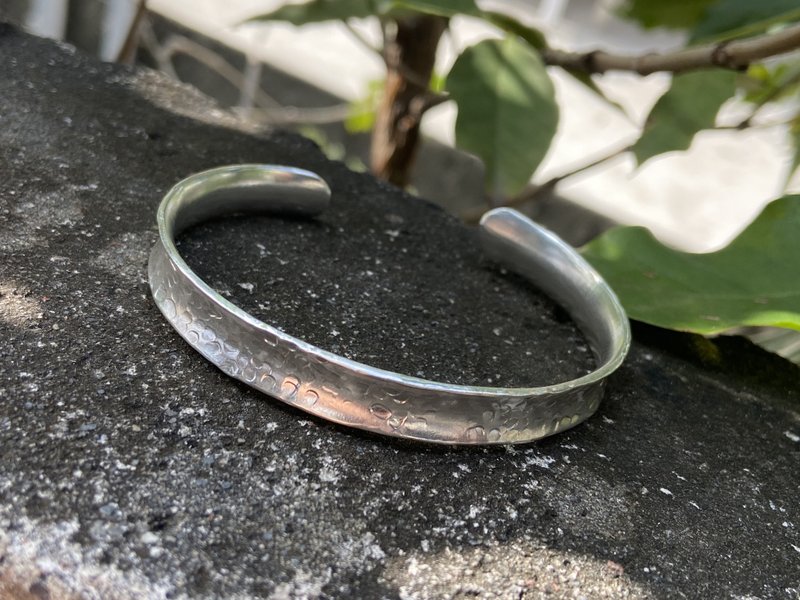 純銀 寬版 半凹面 手環 可客製姓名 S252 - 耳環/耳夾/耳骨夾 - 純銀 銀色