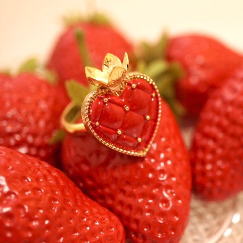 Strawberry Ring - แหวนทั่วไป - โลหะ สีแดง