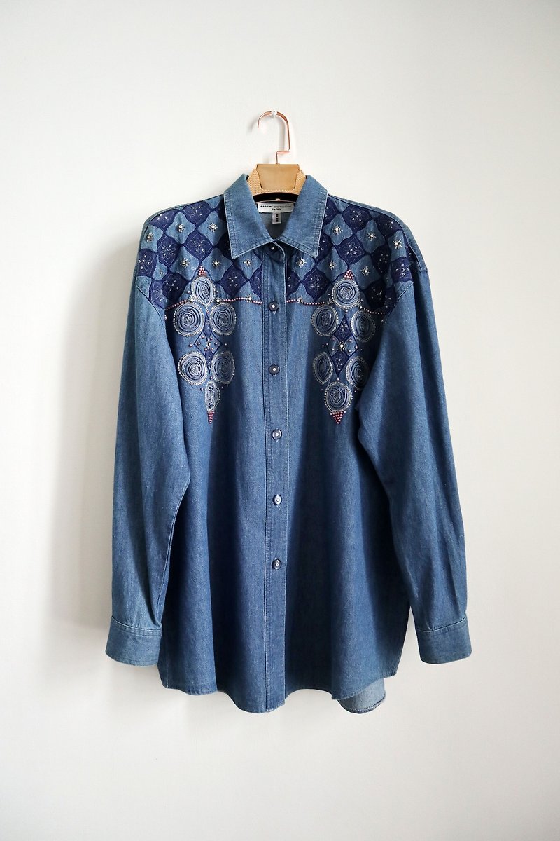 Pumpkin Vintage. Vintage embroidered beaded denim shirt - เสื้อเชิ้ตผู้ชาย - วัสดุอื่นๆ 