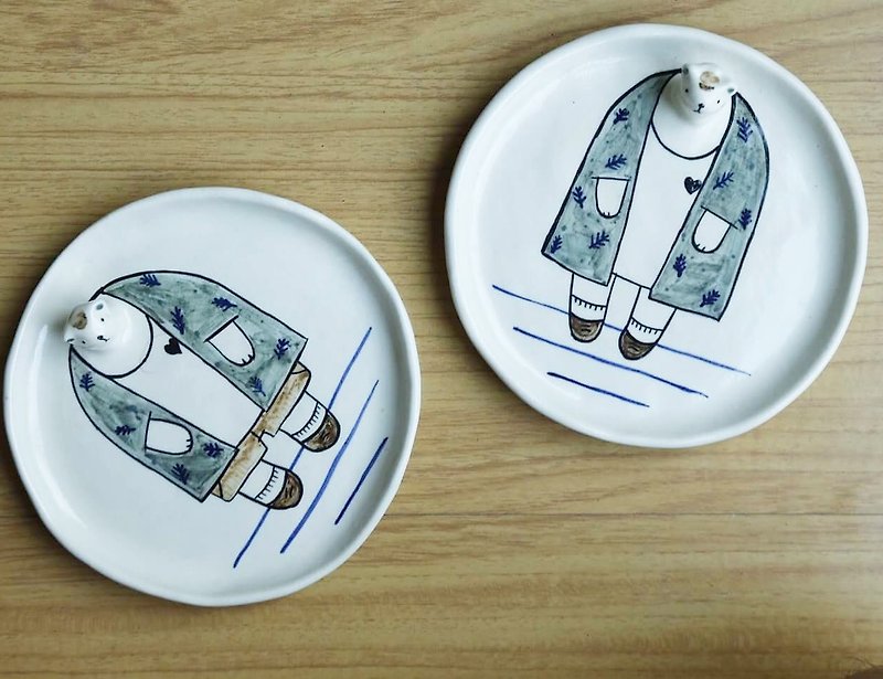 Couple cat plate - Pottery & Ceramics - Waterproof Material Gray