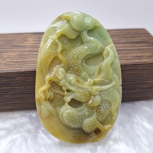 緣圓翡翠 稀有黃加綠 皇家玉龍牌吊墜牌件 | 天然緬甸玉A貨翡翠