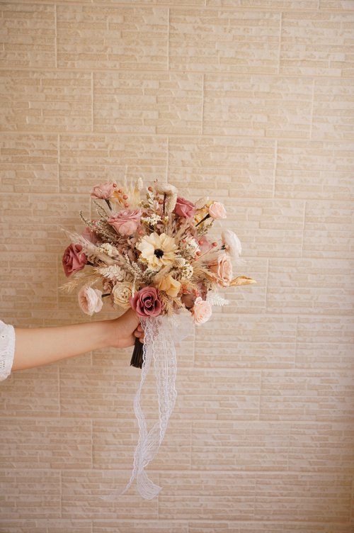 Velvet Baby Pink Immortal Rose Lover Bouquet with Card Bag - Shop esflower  Dried Flowers & Bouquets - Pinkoi