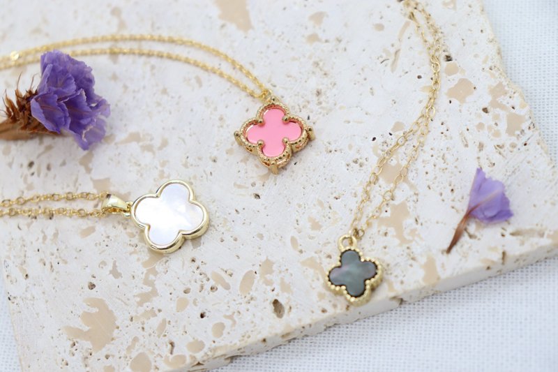 Gold Clover Charm Necklace Lovely Mother of Pearl Clover Necklace Lucky Charm - 項鍊 - 貝殼 多色