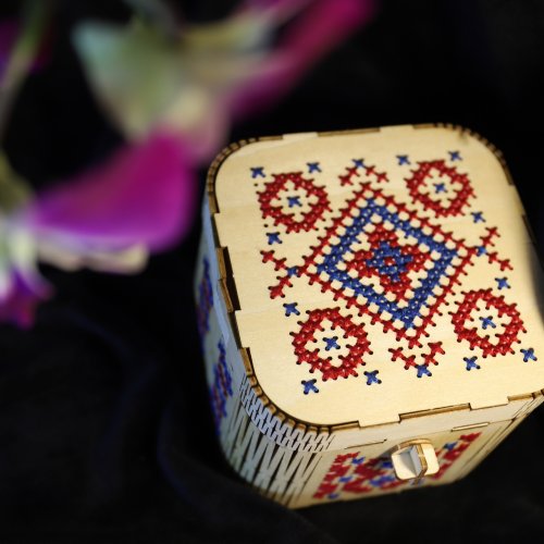 刺繍　アクセサリー木製ボックス 2個 刺繍 アクセサリー木製ボックス 2個 木箱 ウッドボックス