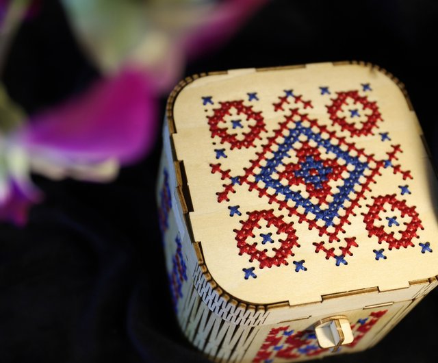 刺繍　アクセサリー木製ボックス 2個 刺繍 アクセサリー木製ボックス 2個 Amazon.co.jp: 2個入り 木製