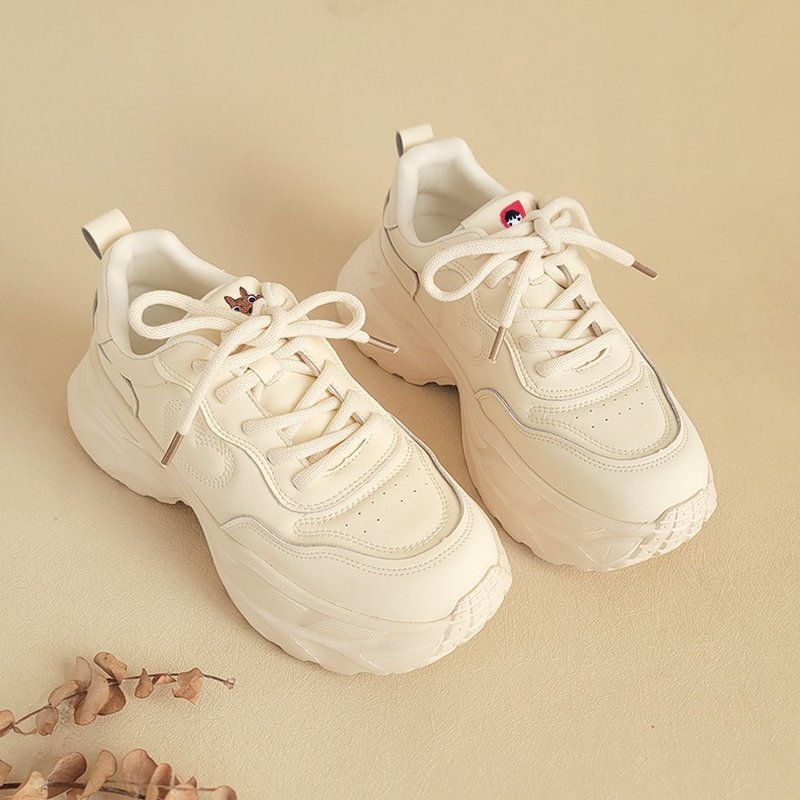 Thick-soled height-increasing dad shoes (wide last) non-slip sneakers Little Red Riding Hood and the Big Bad Wolf - Cream White - Women's Running Shoes - Genuine Leather White