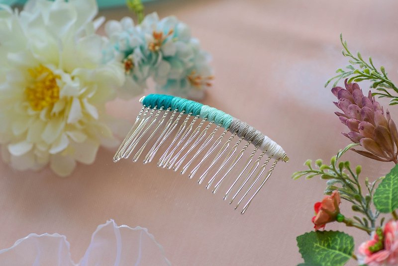Makeup tray braided hair fork / hair insert / hair comb-Lake - เครื่องประดับผม - โลหะ สีน้ำเงิน