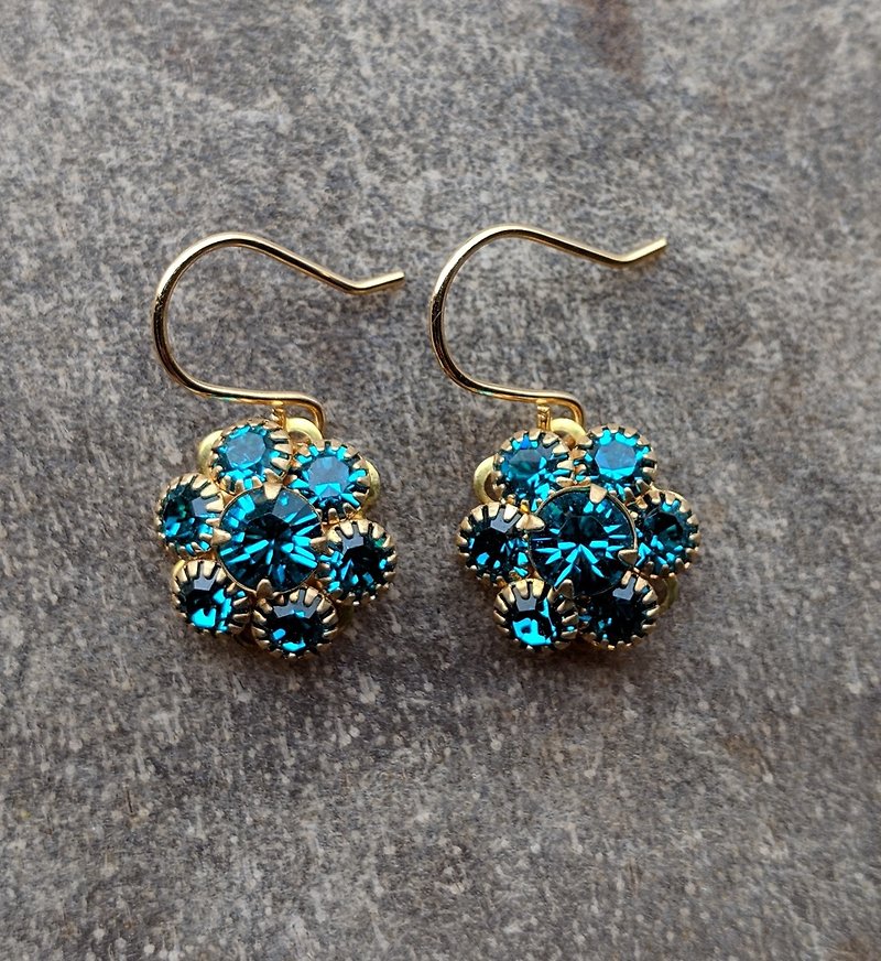 Blue Swarovski Flower Earrings - ต่างหู - แก้ว 