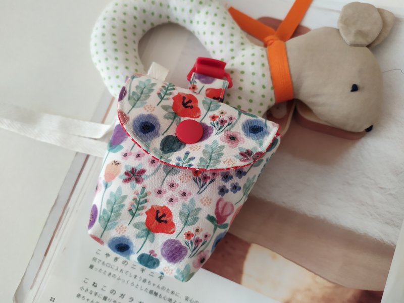 [Shipping within 5 days] Watercolor flower moon gift pacifier storage bag pacifier bag - Bibs - Cotton & Hemp Red