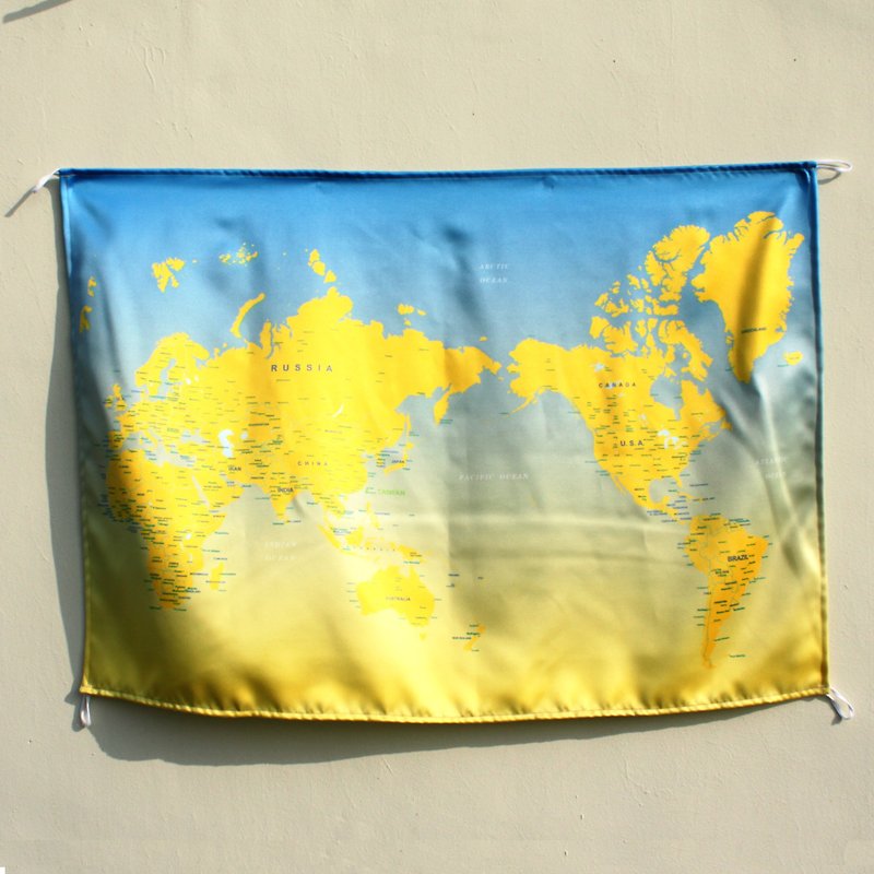 台湾の旅行者の世界地図イエローの日の出スカイブルーの色のグラデーションの壁画マントルの世界地図旅行台湾 - ウォールデコ・壁紙 - ポリエステル 多色