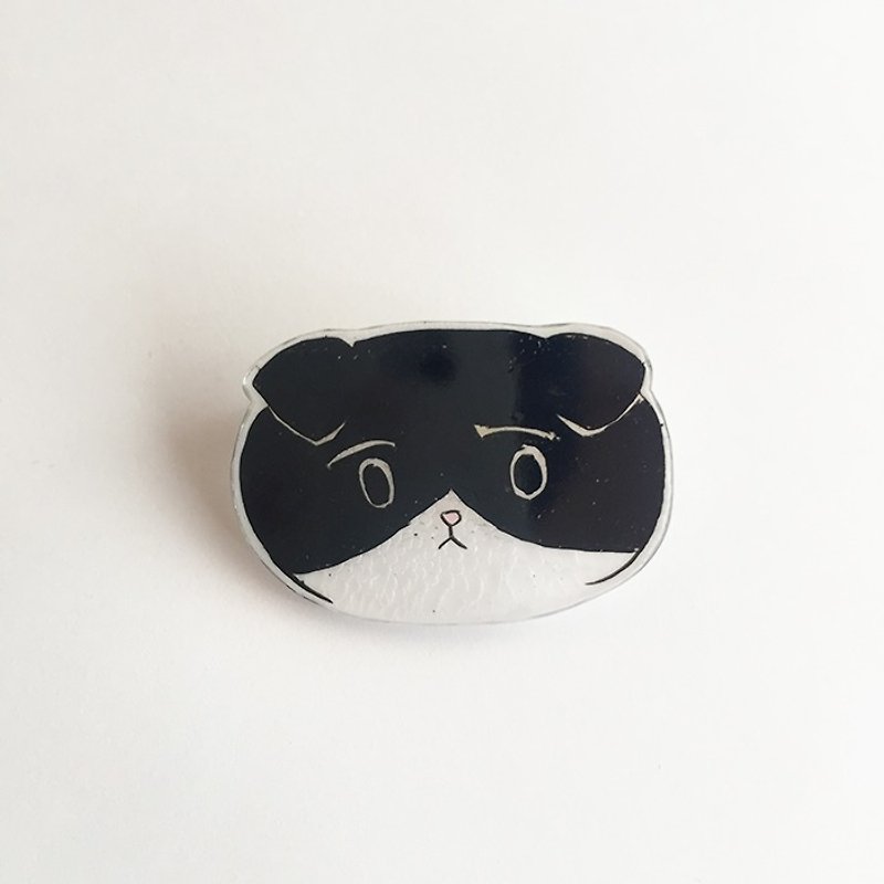 Black-and-white face of the cat Prabang brooch 2 - Brooches - Plastic White