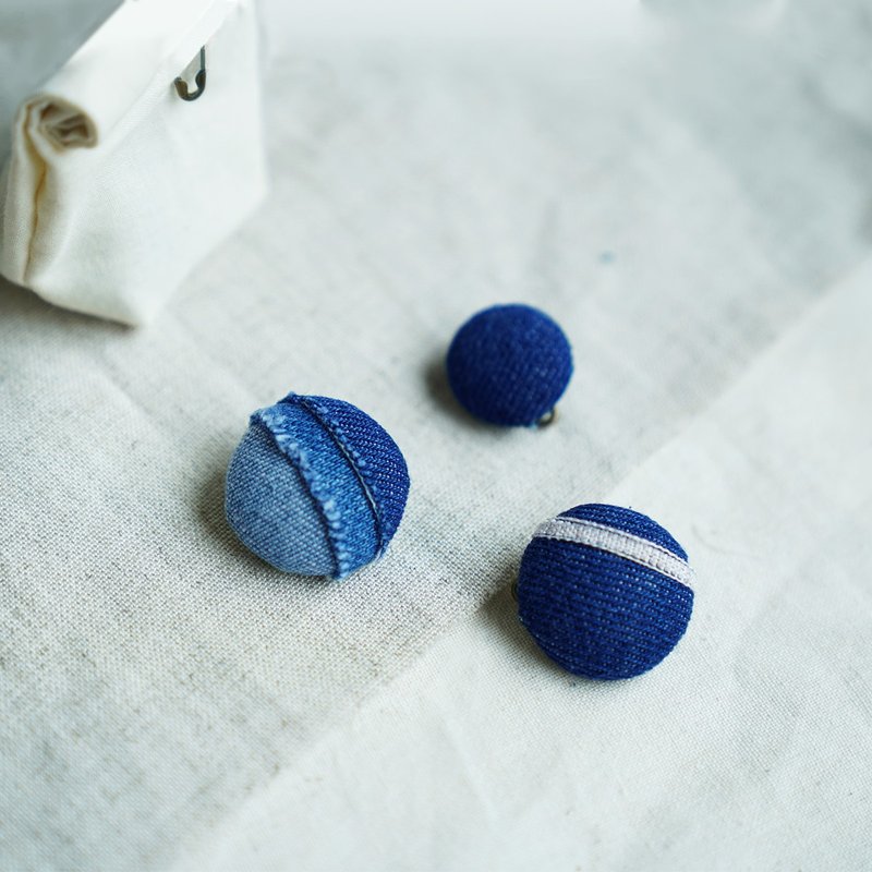 [Denin material] stitching pins - Badges & Pins - Cotton & Hemp Blue