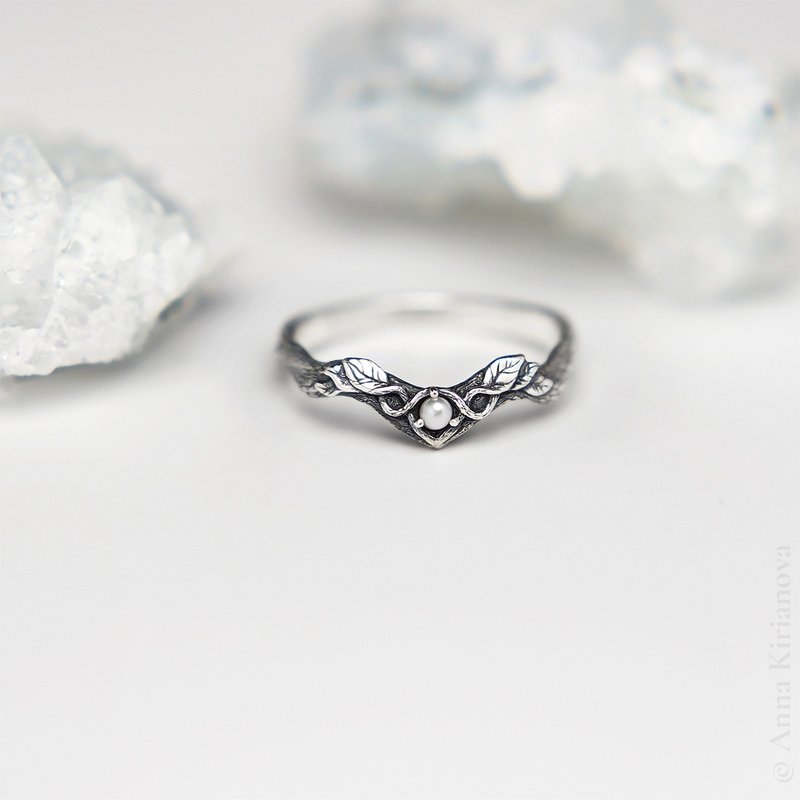 Leaf Ring with Natural Pearl - 戒指 - 純銀 銀色