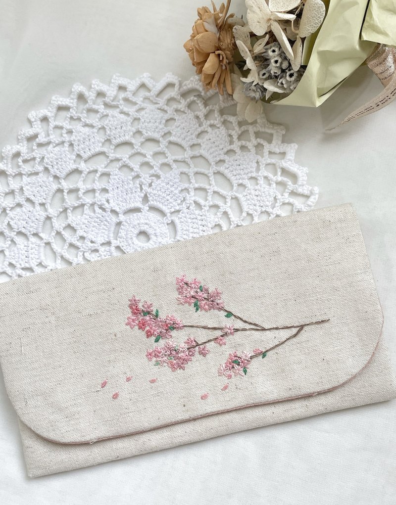 【芳小姐手作】浪漫櫻花樹。刺繡布作現金收納袋 禮物 - 化妝包/收納袋 - 棉．麻 多色