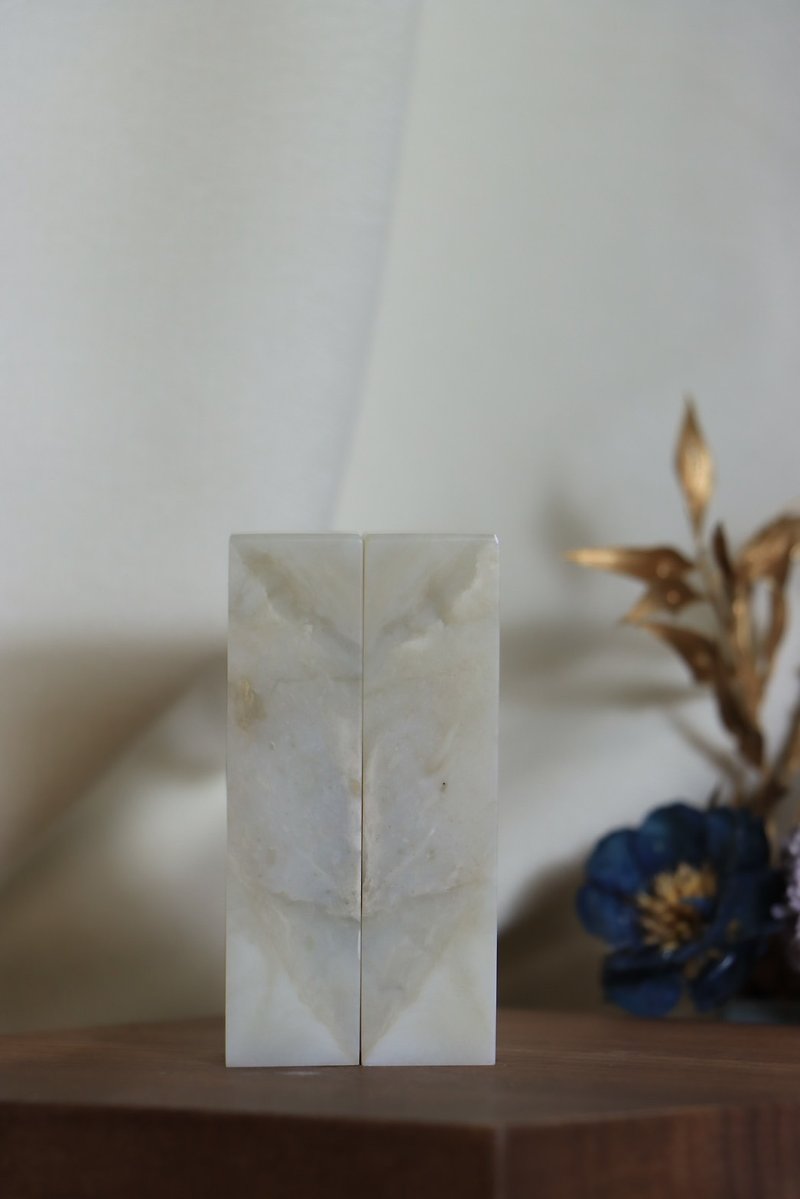 [Rihao hand-engraved seal] Seal cutting - marriage seal - fine and translucent beige Lao Stone series B1 - ตราปั๊ม/สแตมป์/หมึก - หิน สีกากี