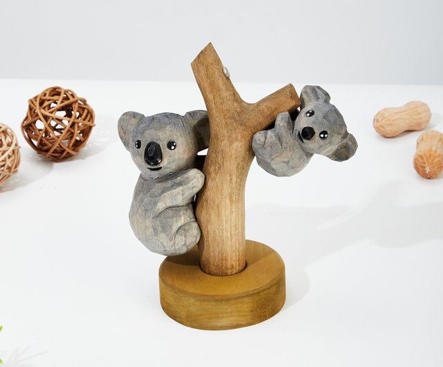 木の彫刻に登るココ コアラの母と息子 - ショップ Mokuomo 置物